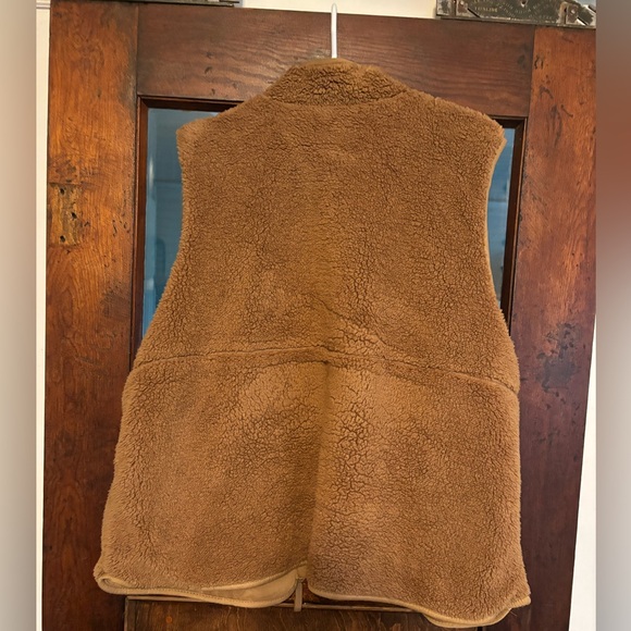 Maurice’s SUPER soft and comfy vest - Picture 2 of 4